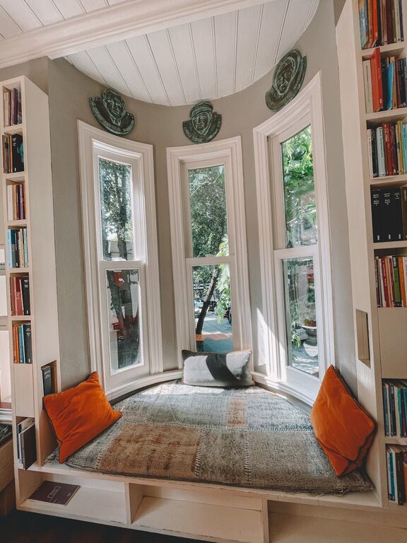 Tips for Creating a Cozy Reading Nook at Home